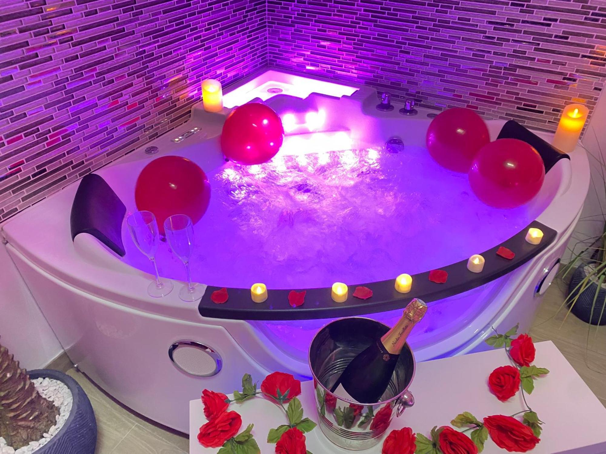L'Escale Balneo'Romantique - Loveroom - Jacuzzi & Petit Dejeuner Villiers-sur-Marne Eksteriør bilde
