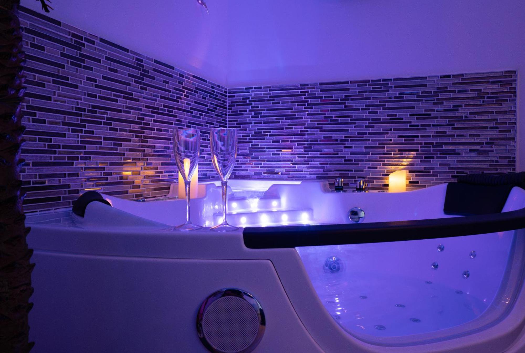 L'Escale Balneo'Romantique - Loveroom - Jacuzzi & Petit Dejeuner Villiers-sur-Marne Eksteriør bilde